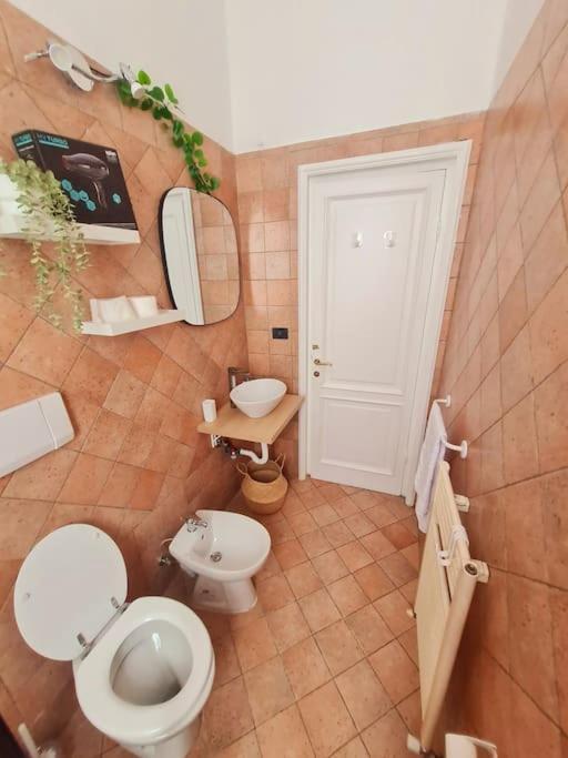 La Casa Di Pepe - Appartamento Centrale Luminoso Genoa Bagian luar foto